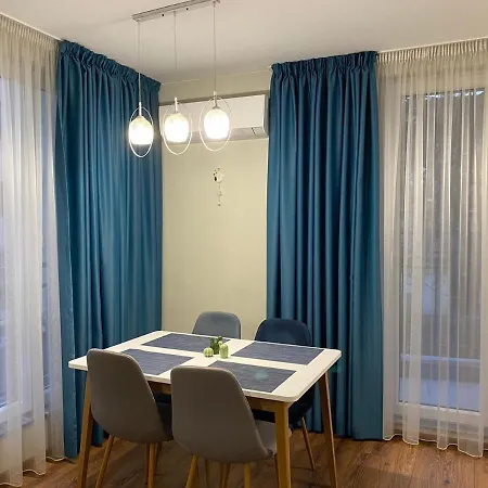 уютен на 3 мин. от главната и капана +паркинг *