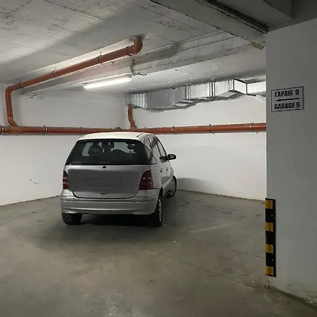 уютен на 3 мин. от главната и капана +паркинг