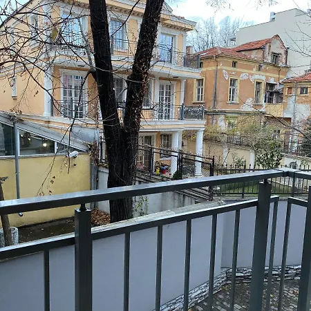 уютен на 3 мин. от главната и капана +паркинг Апартамент *